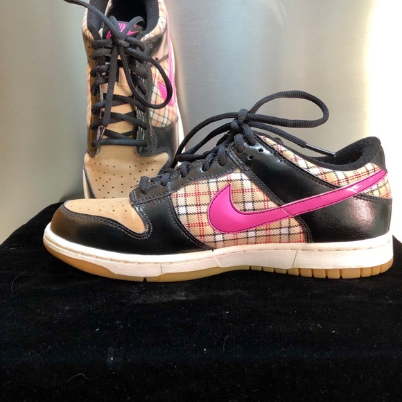RARE, released in March 2008, Nike sneakers - Picture 3 of 8